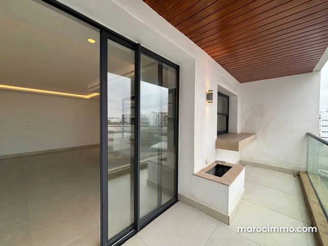 Appartement à l'achat à Bourgogne Est. Superficie 129 m². Ascenseur et places de parking — Casablanca