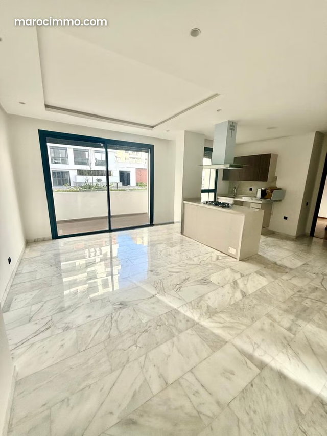 Studio neuf jamais habité avec vue jardin – CFC — 2