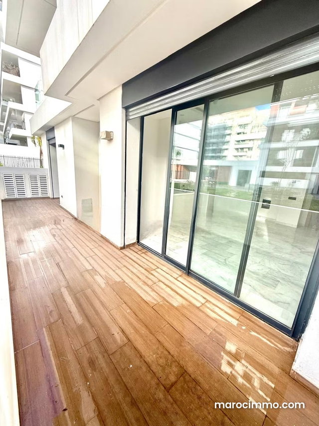 Studio neuf jamais habité avec vue jardin – CFC — 5