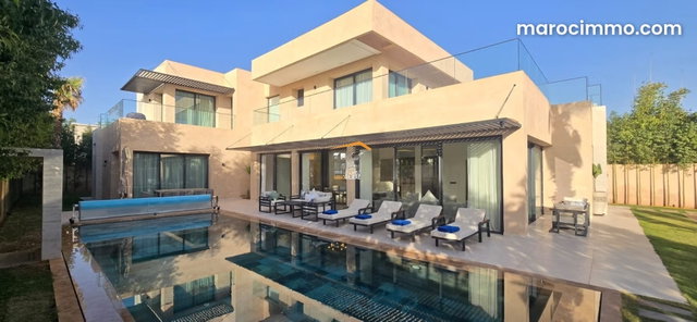 Beautiful Modern Villa in Prestigious Golf Resort — 2