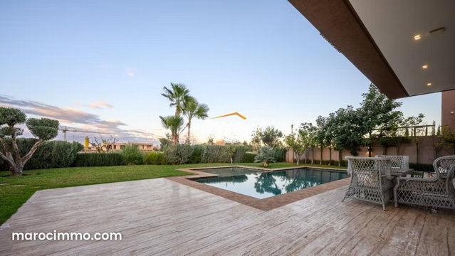 Beautiful New Modern Villa Located in a Private and Secure Golf Resort — 2
