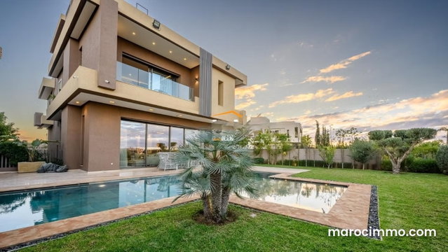 Beautiful New Modern Villa Located in a Private and Secure Golf Resort — 5