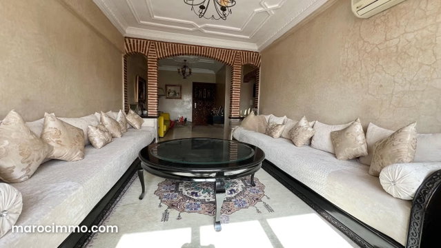 Spacious 4th-floor apartment in residence within walking distance of French Lycee Victor Hugo — 2