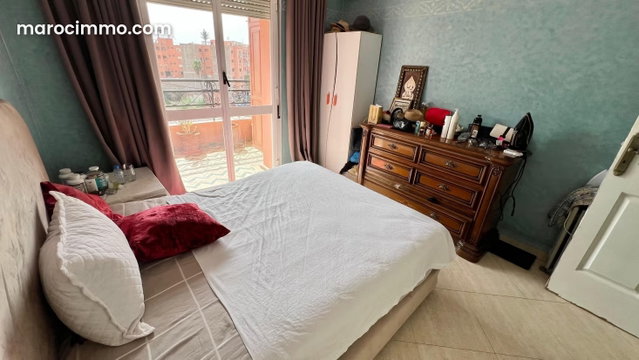 Spacious 4th-floor apartment in residence within walking distance of French Lycee Victor Hugo — 4
