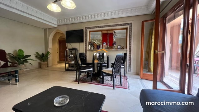 Luxurious 4th-floor apartment in upscale residence — 2
