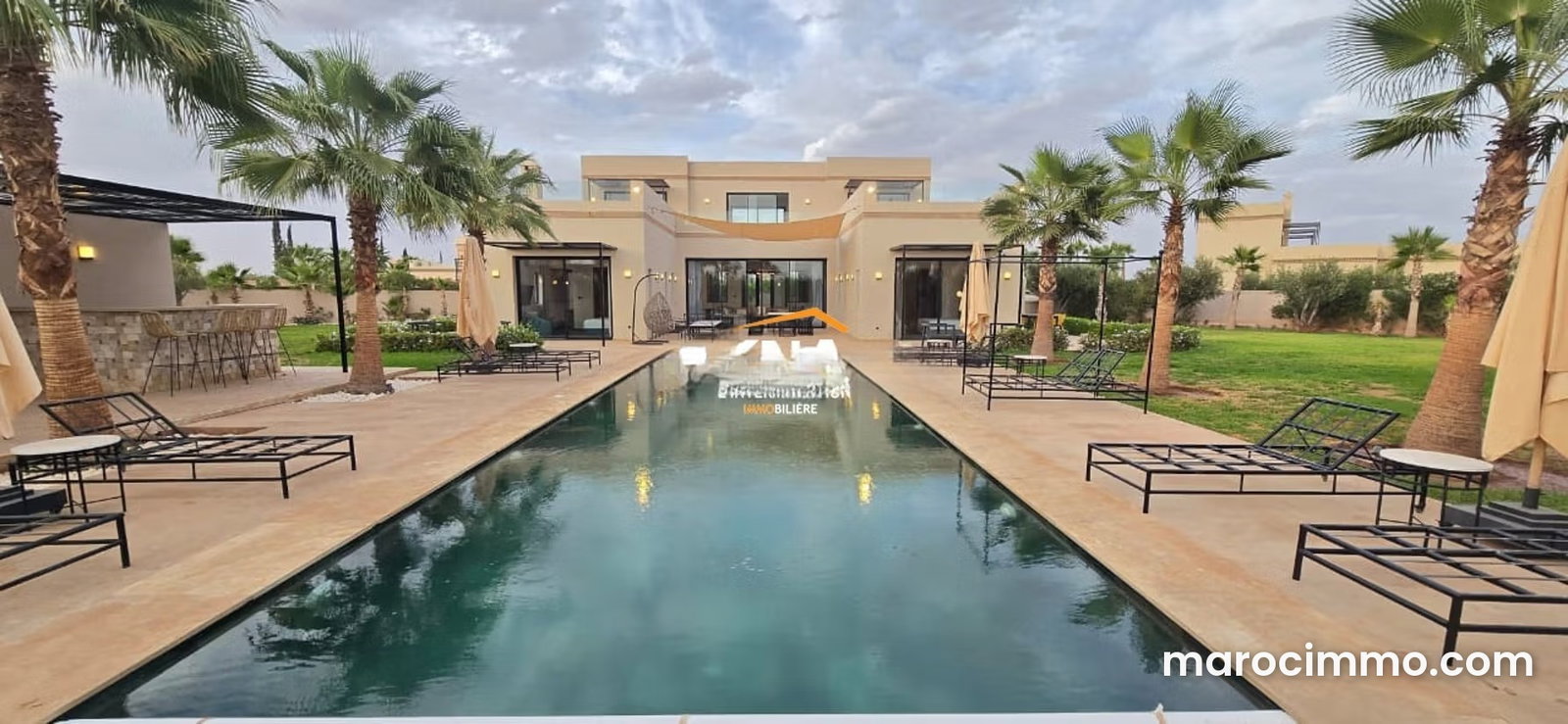 New 430 m² Villa with 2,138 m² Garden and Swimming Pool, Route de Fès — Marrakesh