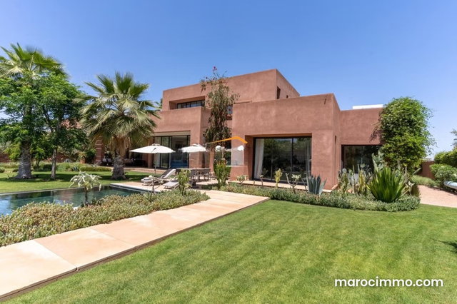 Luxurious Modern Property in a Secure 4-Villa Residence — 4