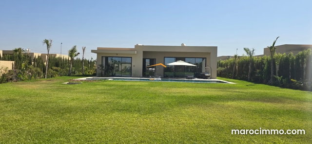 Beautiful Ground Floor Modern Villa Located in a Private and Secure Residence — 2