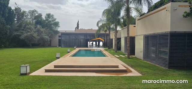 Très Belle Villa de plain pied située en front de golf au sein d’un complexe sécurisé — 4