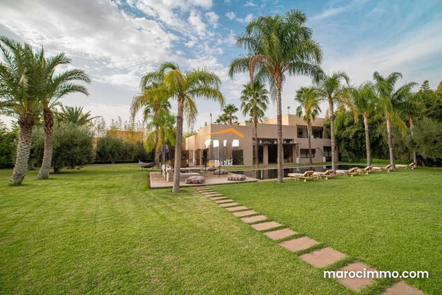 Luxurious Modern Villa Located in a Secure Residence of 4 Villas — 5