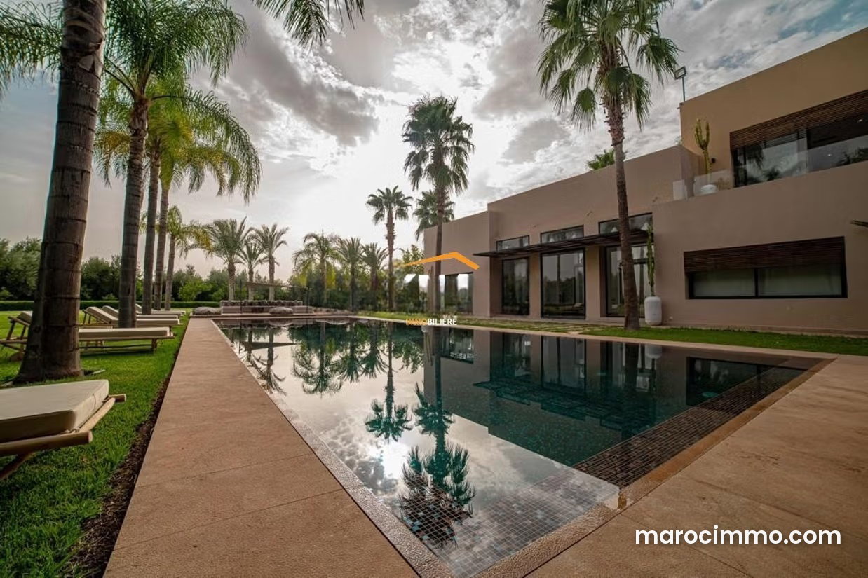 5,000 m² Villa with Swimming Pool for Sale, Ourika Road, Marrakech — Marrakesh