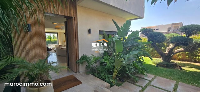 Beautiful Contemporary Villa in a Secure Golf Resort — 2