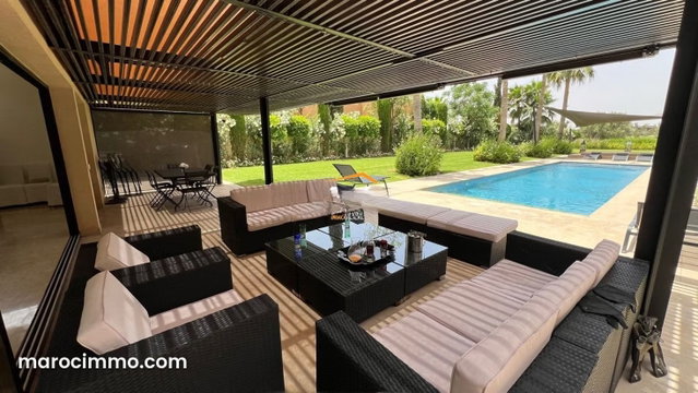 Très Belle Villa de plain pied située en front de golf au sein d’un complexe sécurisé — 2