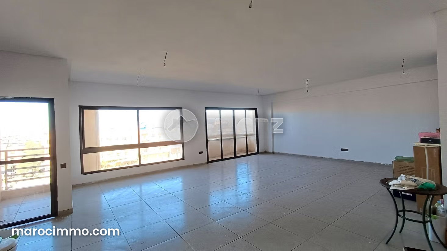 Bureau neuf 75 m² à M'Hamid Marrakech avec ascenseur — Marrakech