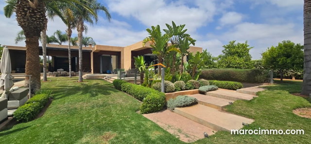Luxurious villa located in a secure gated community — 3