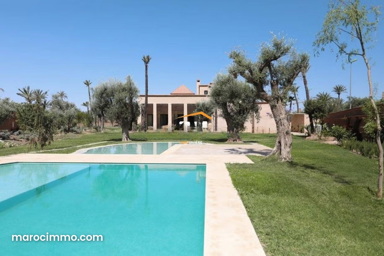Villa neuve 953 m² sur 5712 m², Portes de Marrakech, 5 chambres — Marrakech