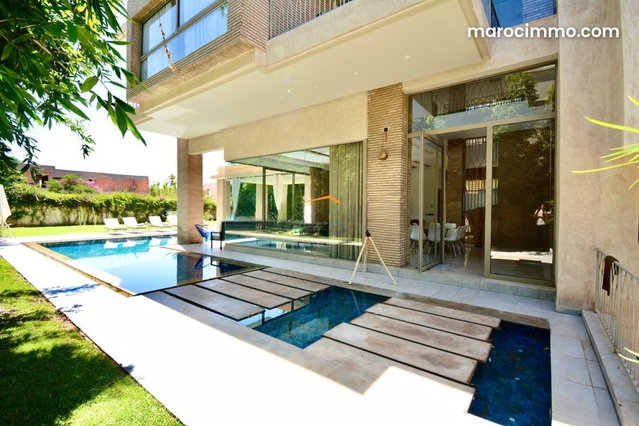 Beautiful Modern Three-Level Villa Located in a Prestigious and Secure Neighborhood — 4