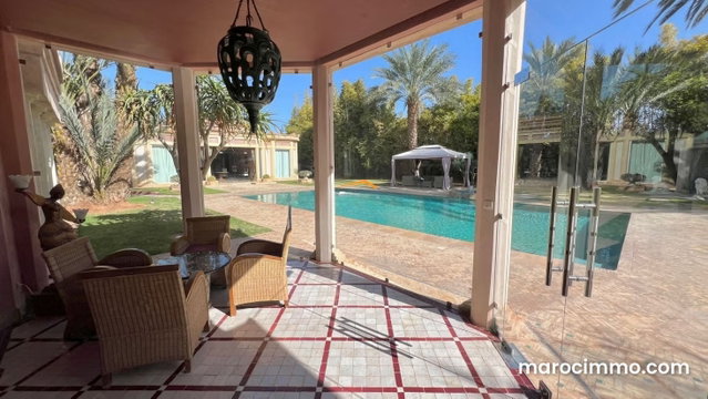Belle villa atypique partagée entre tradition et modernité — 4