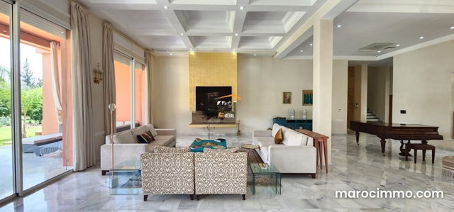 Unique and Atypical Villa with Contemporary Space and Riad-Style Patio — 4