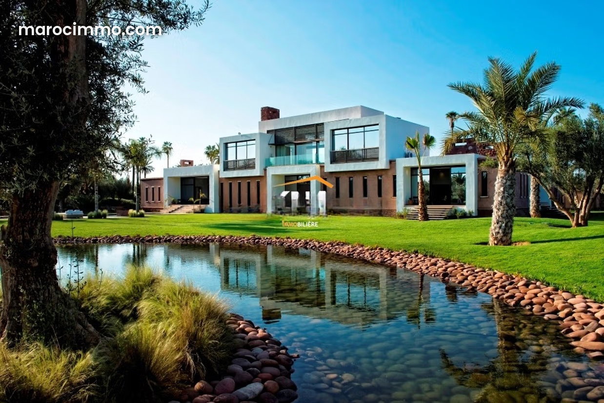 New 1,547 sqm Villa, 1.1 ha Estate, Marrakech Palmeraie — Marrakesh