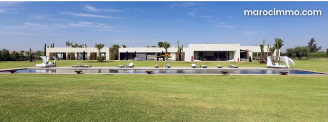 Stunning Contemporary Villa with Minimalist Style in a Beautifully Maintained Arboretum 15 Minutes from Four International Golf Courses — 2