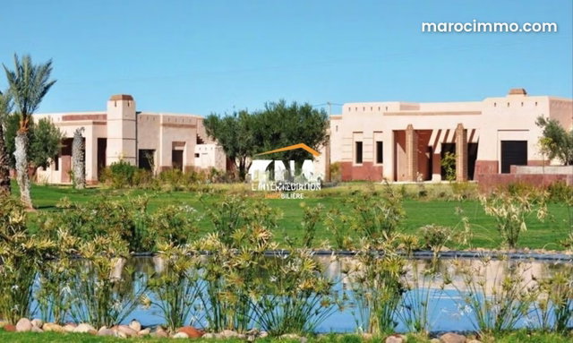 Beautiful Villa 20 Minutes from City Center in a Secure Domain — 3