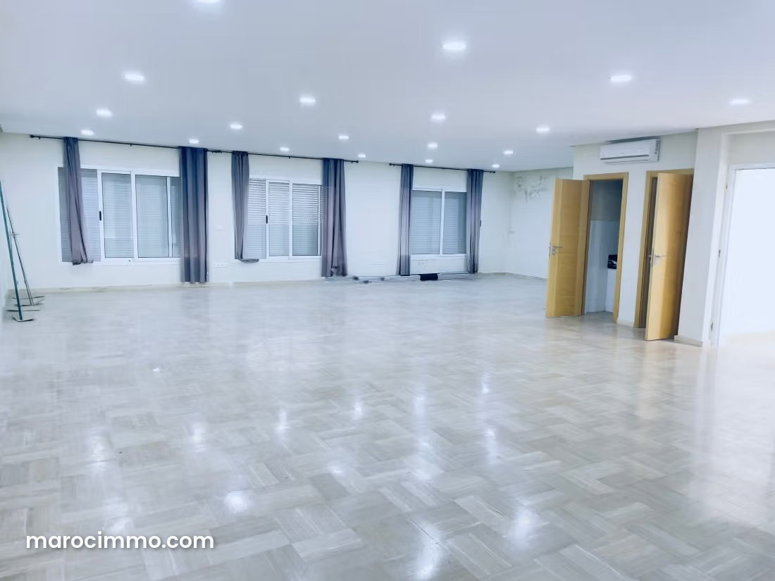 400 m² Office Space on 3 Levels, Sidi Maarouf, Casablanca — Casablanca