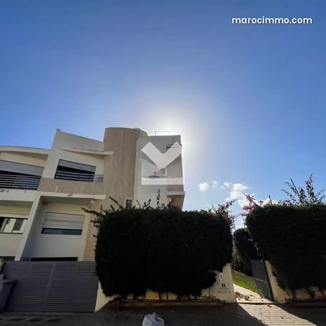 Villa à Vendre de 299.0 m² à Dar Bouazza, Tamaris2 — 2