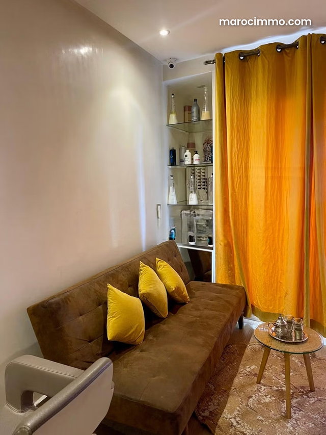 Salon d'estitique a louer — 2