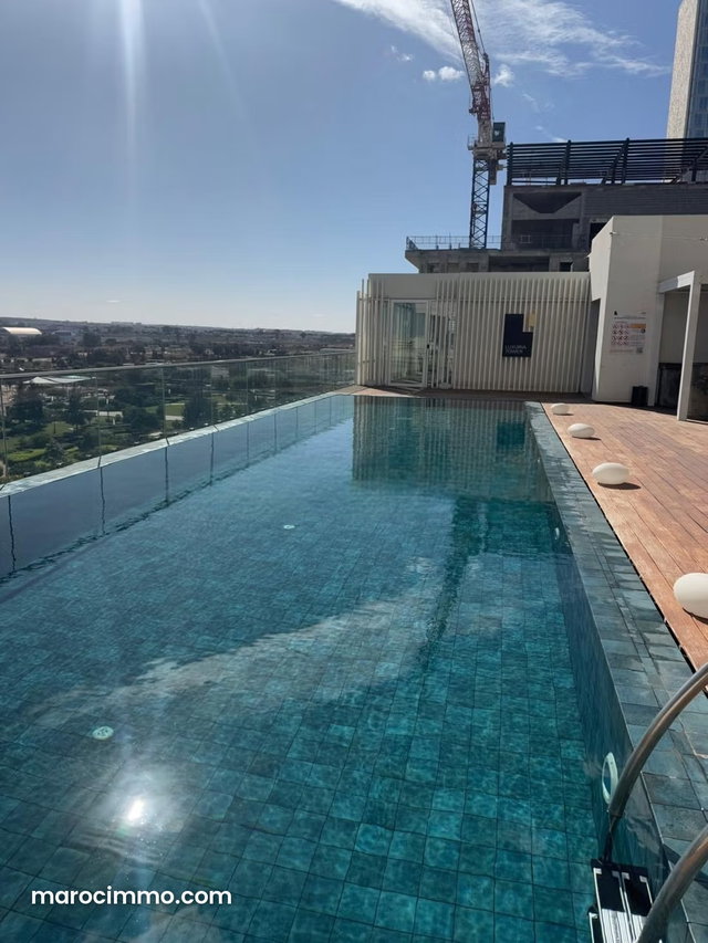 Magnifique studio CFC vue sur piscine — 3