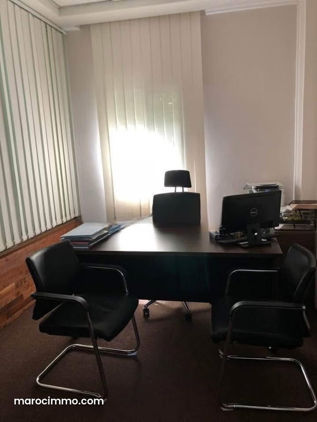 Vend bureaux à Oasis. Surface totale 700 m². Jardin et terrasse — 3