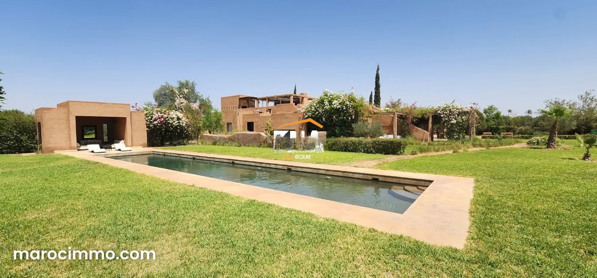 Très jolie Villa de haut standing de style contemporain mixte