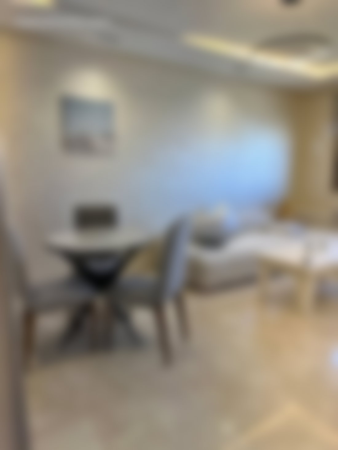 شقة فاخرة بترّاس مُطلّ للإيجار اليومي في مالاباطا طنجة