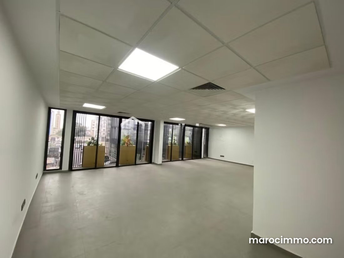 54 sqm Office for Rent in Beauséjour, Casablanca, with Parking — Casablanca