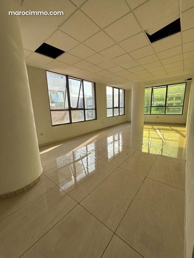 Offices for Rent in Sidi Maarouf. 162 m² Surface. With Elevator — Casablanca