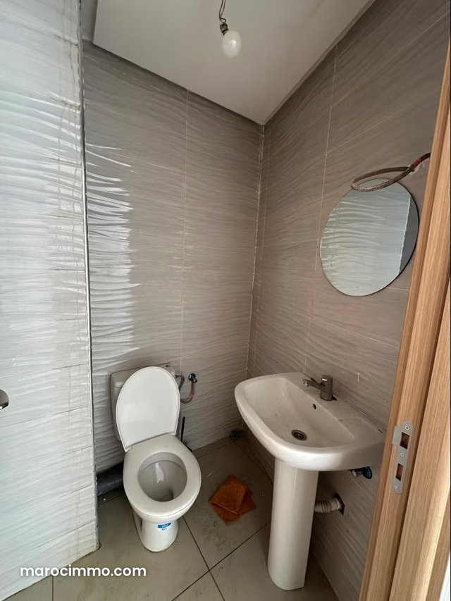 Bureau à vendre – 46 m² – proche du Grand Hôtel Bureau à vendre, situé à proximité du Grand Hôtel, dans un emplacement stratégique au cœur de la ville — 5