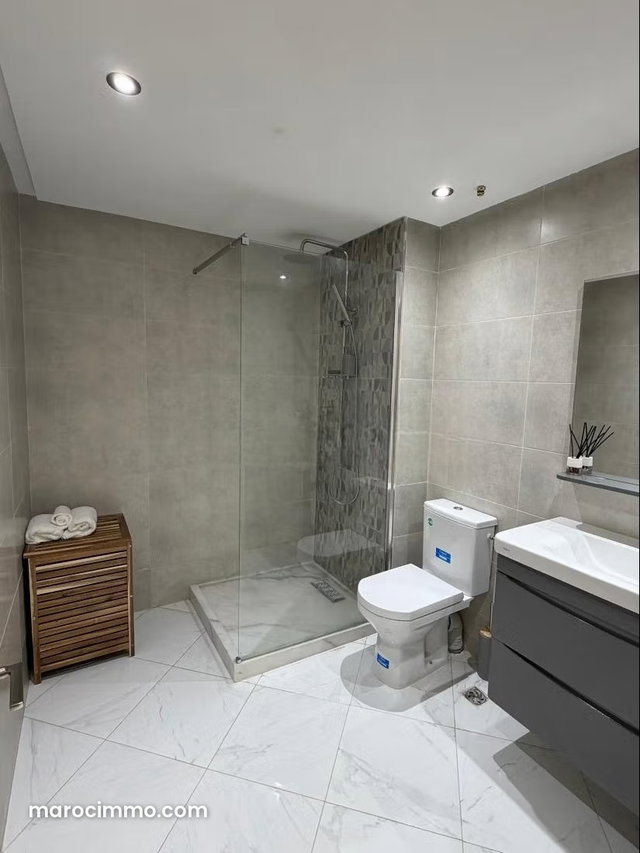 Appartement à vendre à Hay Hassani. 3 grands espaces de vie. Espaces verts et ascenseur — 3