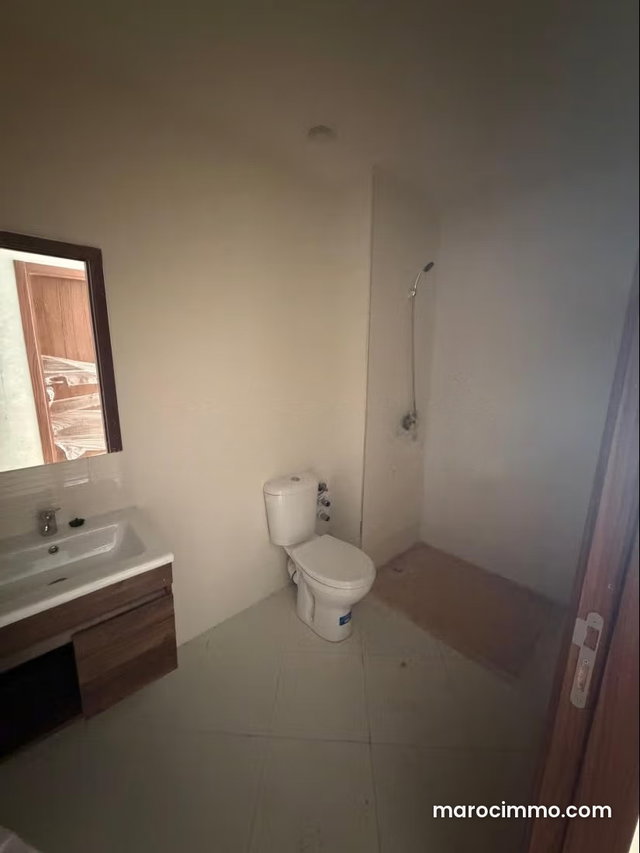 Appartement en vente à Hay Hassani. 2 chambres agréables. Concierge — 5