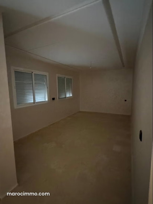 Appartement en vente à Hay Hassani. 2 chambres agréables. Concierge — 4