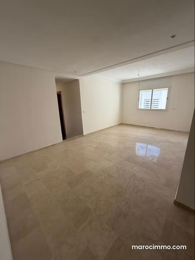 Trouvez un appartement à acheter à Madina Jadida ibn batouta. 3 grands salons. Cuisine bien équipée — Tanger