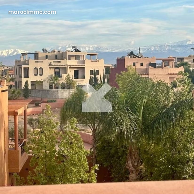 فيلا جديدة فاخرة للبيع بطريق الدار البيضاء مراكش — مراكش