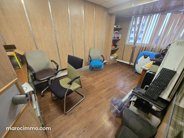 Offices for Sale in Mers Sultan. 120 m² Surface. Elevator and Terrace — 4