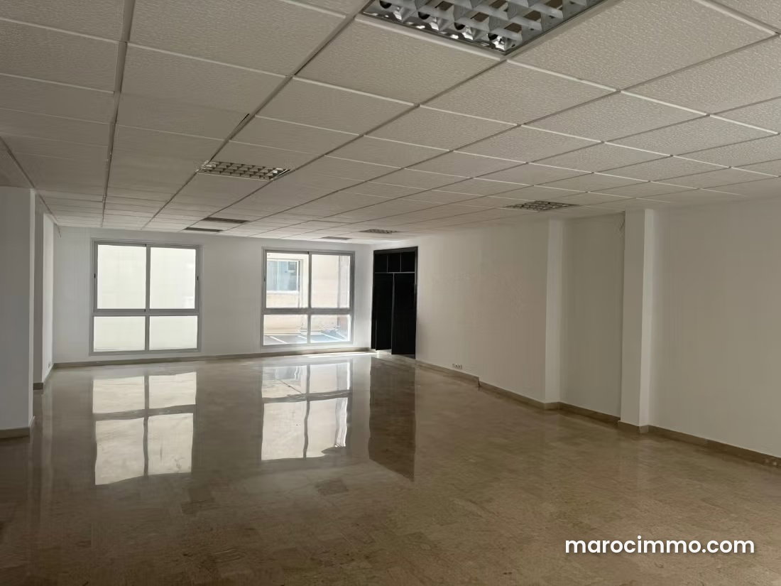 118 sqm office in Racine, Casablanca, in a guarded building — Casablanca