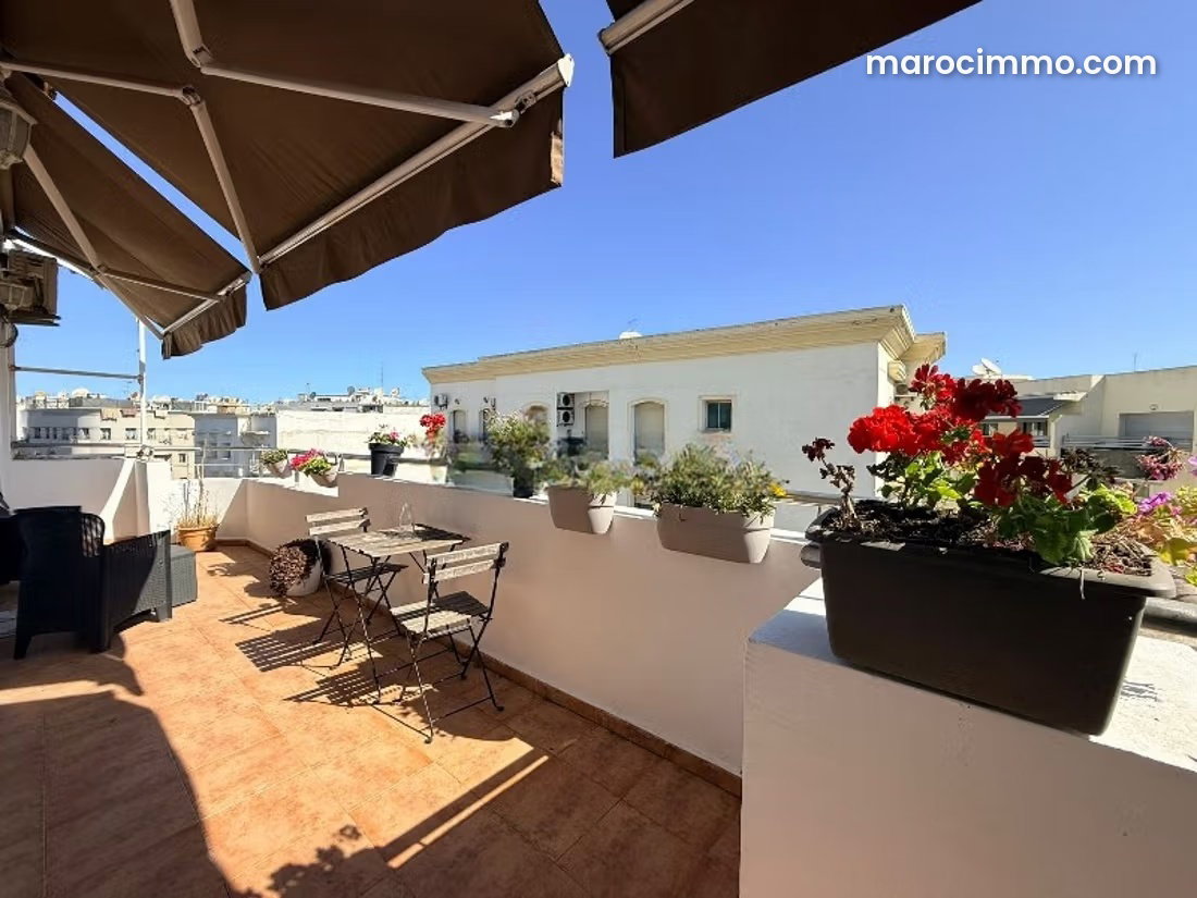Furnished apartment with terrace for rent in Racine, Casablanca — Casablanca