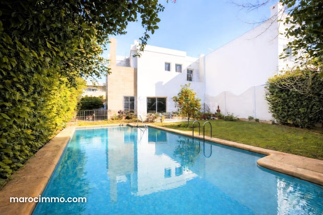 462 m² Villa with Swimming Pool and Garden, Dar Bouazza — Dar Bouazza