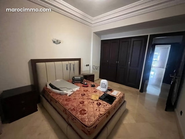 286m² 3-Bedroom Apartment for Sale – Terrace — 2