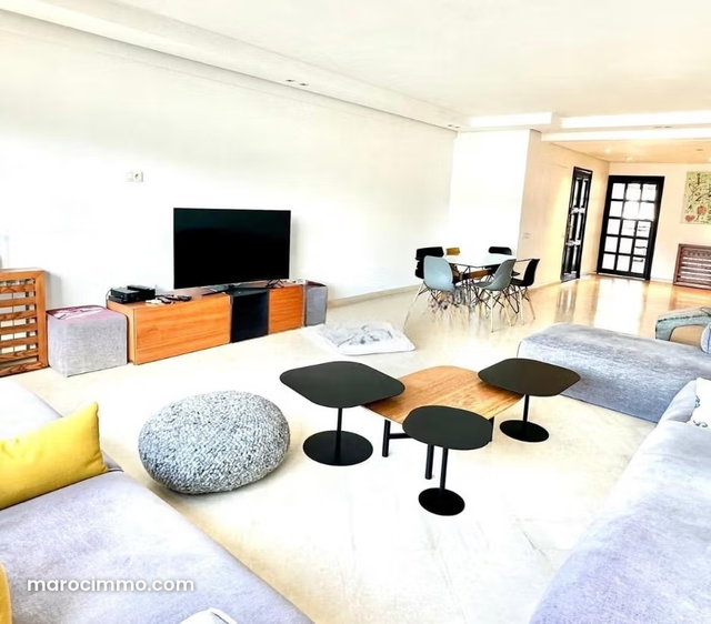 Appart meublé à louer – Quartier Racine – 190 m² — 3