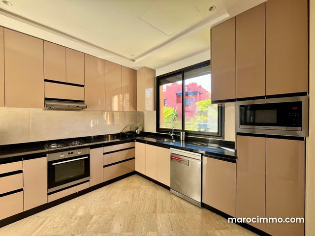 Villa rénovée avec jardin et piscine; Marrakech — 3