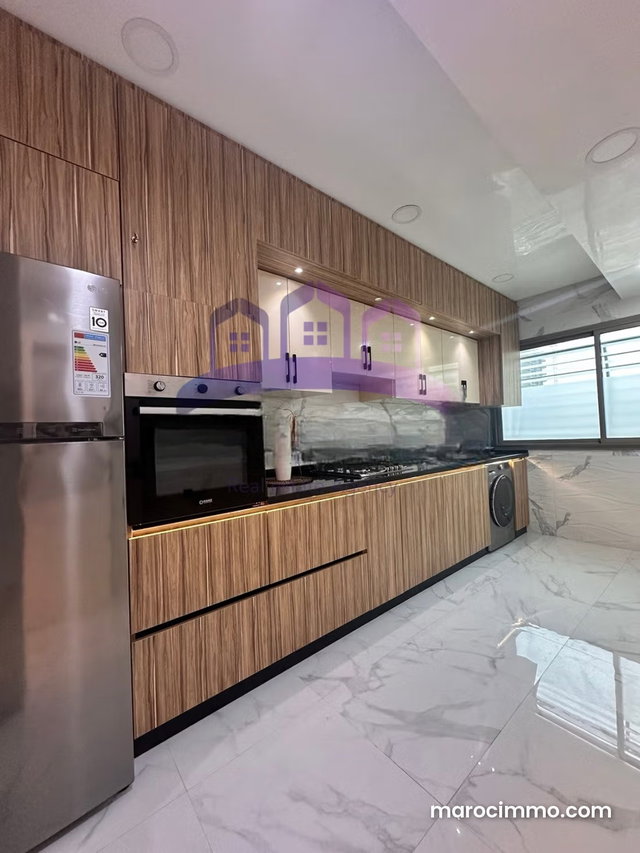 Beautiful 3-bedroom apartment with sea view for rent in Corniche — 4