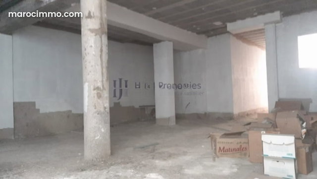 Commercial space in great location for rent — 3